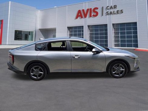Used 2025 Kia K4 LXS FWD image 5
