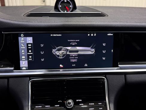 Used 2017 Porsche Panamera 4S image 40