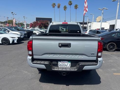 Used 2021 Toyota Tacoma SR5 RWD image 5