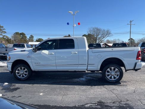 Used 2024 RAM 2500 Limited image 8