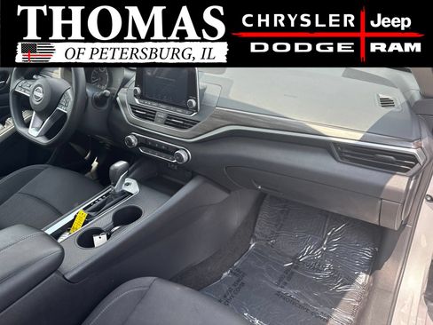 Used 2025 Nissan Altima 2.5 SV FWD image 25