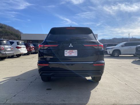 New 2026 Mitsubishi Outlander ES image 31