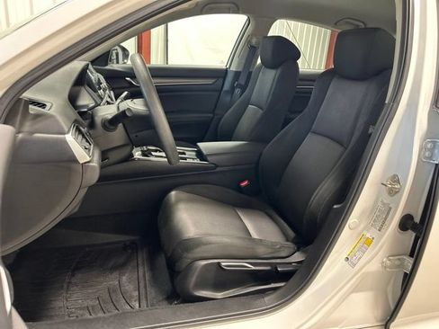 Used 2019 Honda Accord LX image 13
