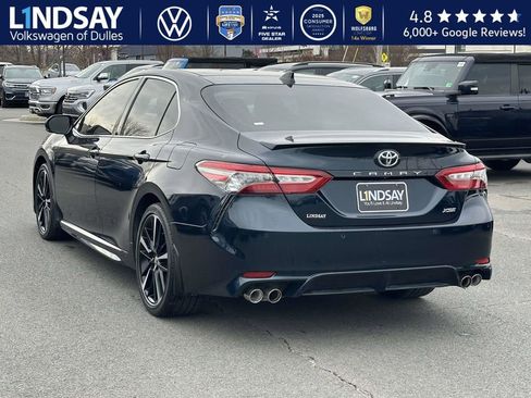 Used 2018 Toyota Camry XSE image 4