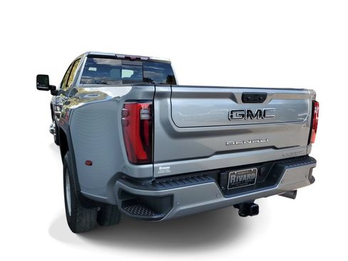 Used 2024 GMC Sierra 3500 Denali Ultimate AWD/4WD image 3