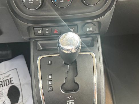 Used 2016 Jeep Patriot Latitude w/ Sun/Sound Group image 12