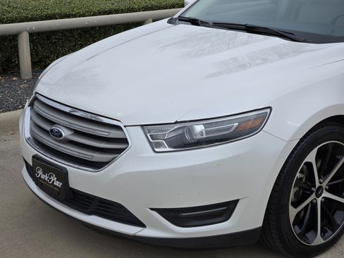 Used 2015 Ford Taurus SEL w/ Equipment Group 201A image 8