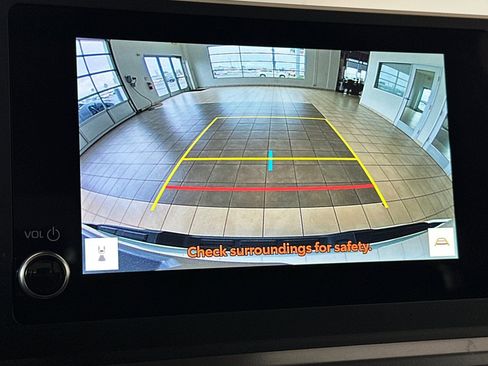 Certified 2025 Toyota Tacoma SR5 image 19