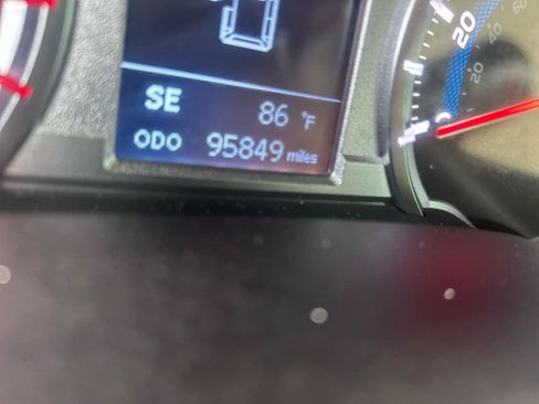 Used 2018 Toyota 4Runner SR5 Premium w/ Four Season Floor Mat Package AWD/4WD image 19