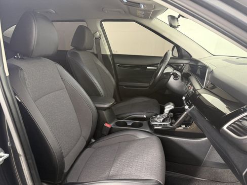Used 2025 Kia Seltos S AWD/4WD image 10