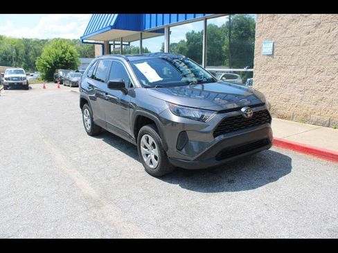 Used 2021 Toyota RAV4 LE FWD image 1