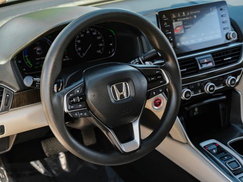 Used 2018 Honda Accord EX image 19