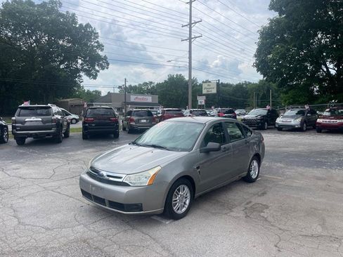 Used 2008 Ford Focus SE FWD image 1