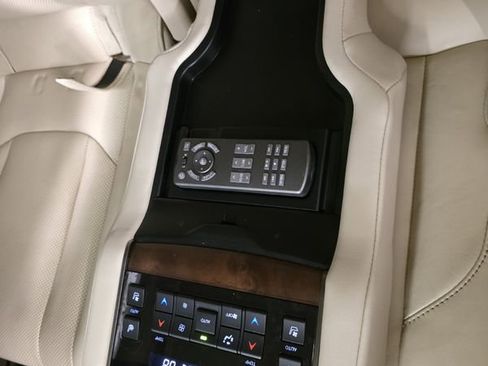 Used 2017 Lexus LX 570 4WD w/ Luxury Package image 47