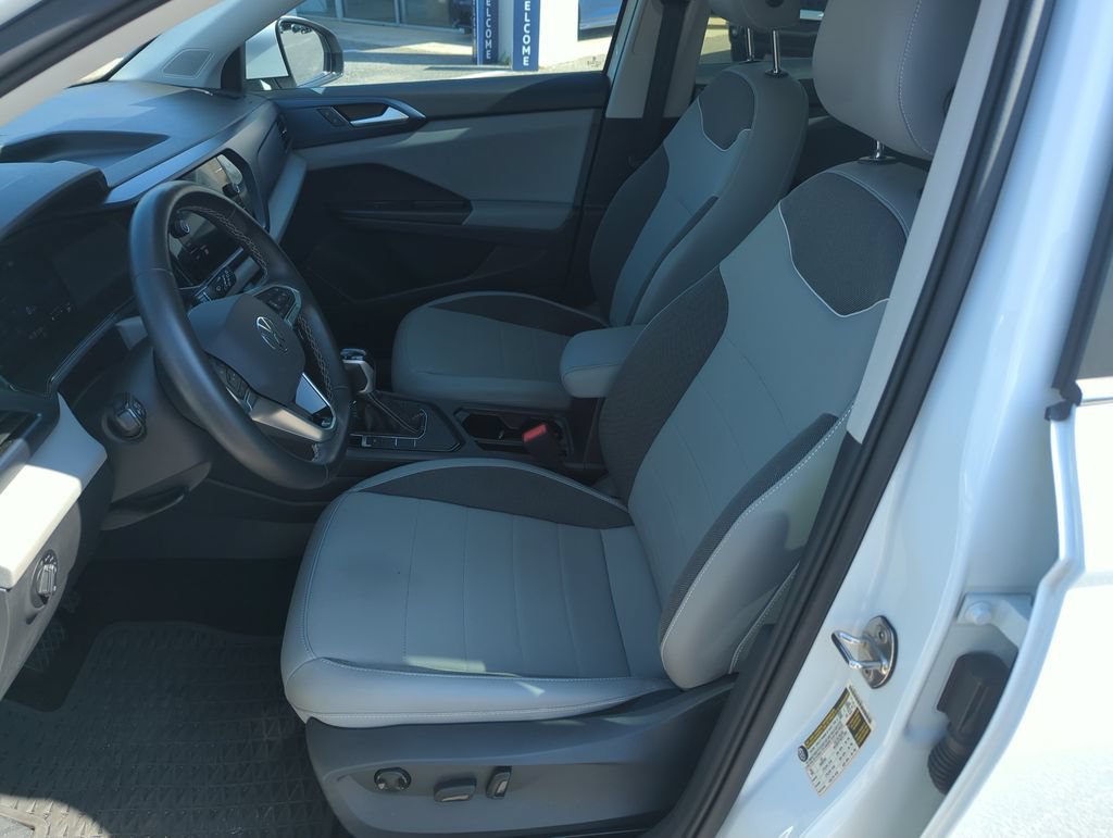 Certified 2023 Volkswagen Taos SE FWD image 12