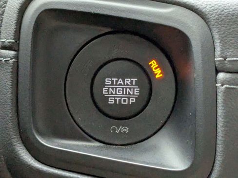 Used 2024 Jeep Wrangler Rubicon w/ Capability Package image 32