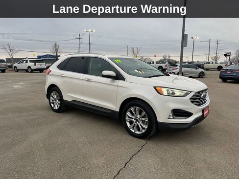 Used 2019 Ford Edge Titanium w/ Cold Weather Package image 9