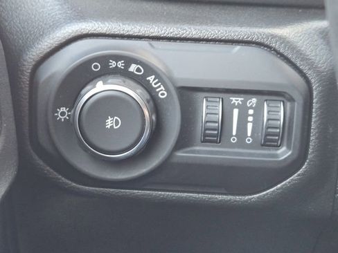 Used 2022 Jeep Wrangler Unlimited Sahara image 22