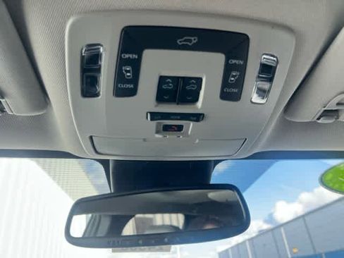 Used 2025 Toyota Sienna XLE w/ XLE Plus Package image 32