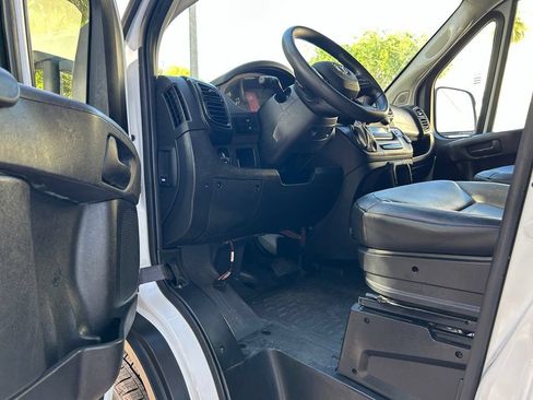 Used 2023 RAM ProMaster 2500 FWD image 9