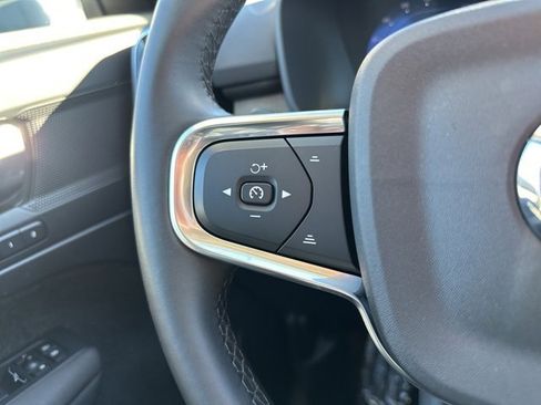 Certified 2025 Volvo XC40 B5 Core image 26