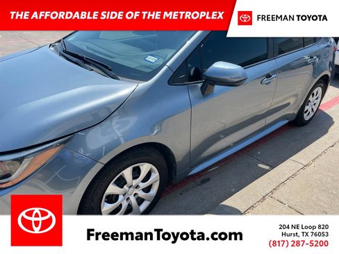 Used 2021 Toyota Corolla LE FWD image 1