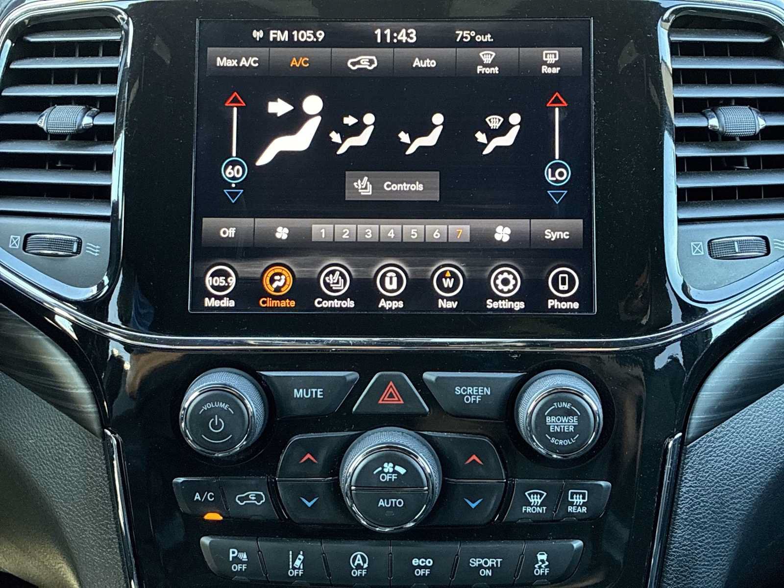 Used 2021 Jeep Grand Cherokee Laredo X AWD/4WD image 16