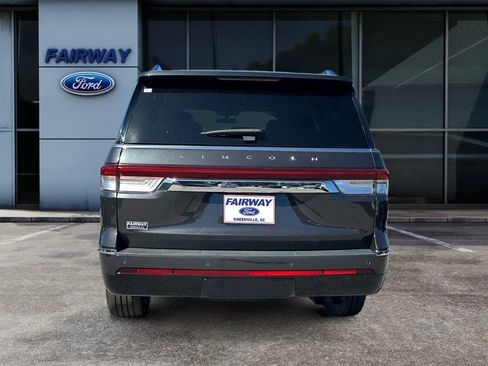 Used 2022 Lincoln Navigator Reserve AWD/4WD image 5