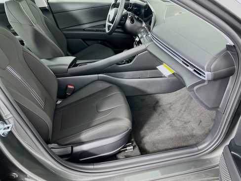 New 2025 Hyundai Elantra SEL FWD image 23