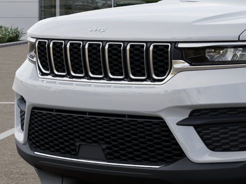 New 2026 Jeep Grand Cherokee Laredo AWD/4WD image 11