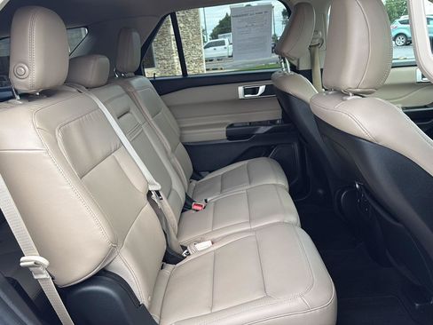 Used 2020 Ford Explorer XLT w/ Equipment Group 202A AWD/4WD image 8