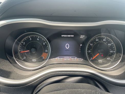 Used 2015 Jeep Cherokee Limited w/ Luxury Group FWD image 17