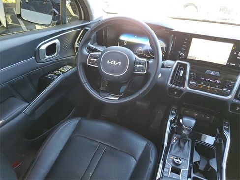 Certified 2023 Kia Sorento SX image 10