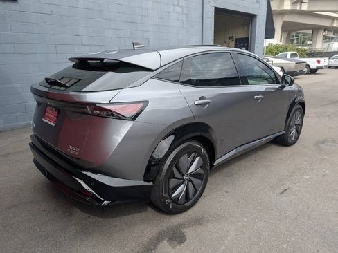 Used 2023 Nissan Ariya AWD image 3