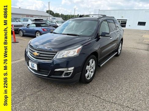 Used 2017 Chevrolet Traverse LT w/ Style and Technology Package FWD image 6