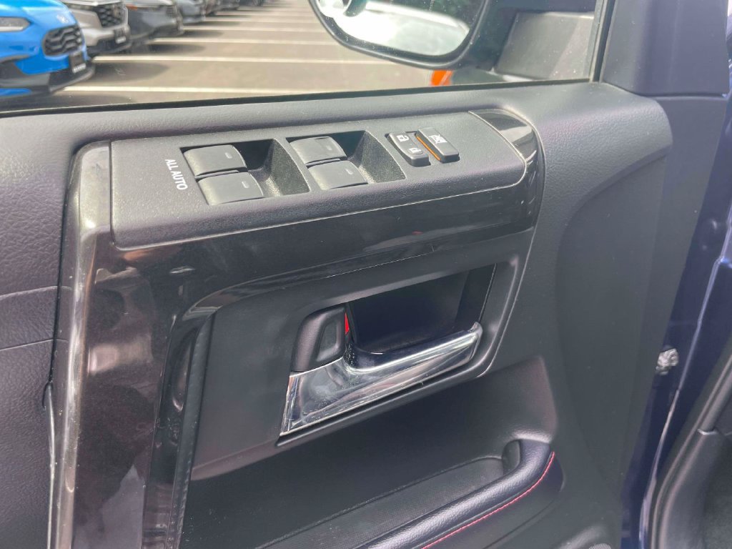 Used 2019 Toyota 4Runner TRD Off-Road Premium AWD/4WD image 16