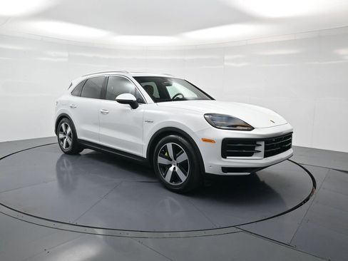 New 2026 Porsche Cayenne S image 32