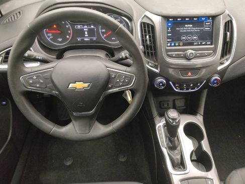 Used 2019 Chevrolet Cruze LT image 22