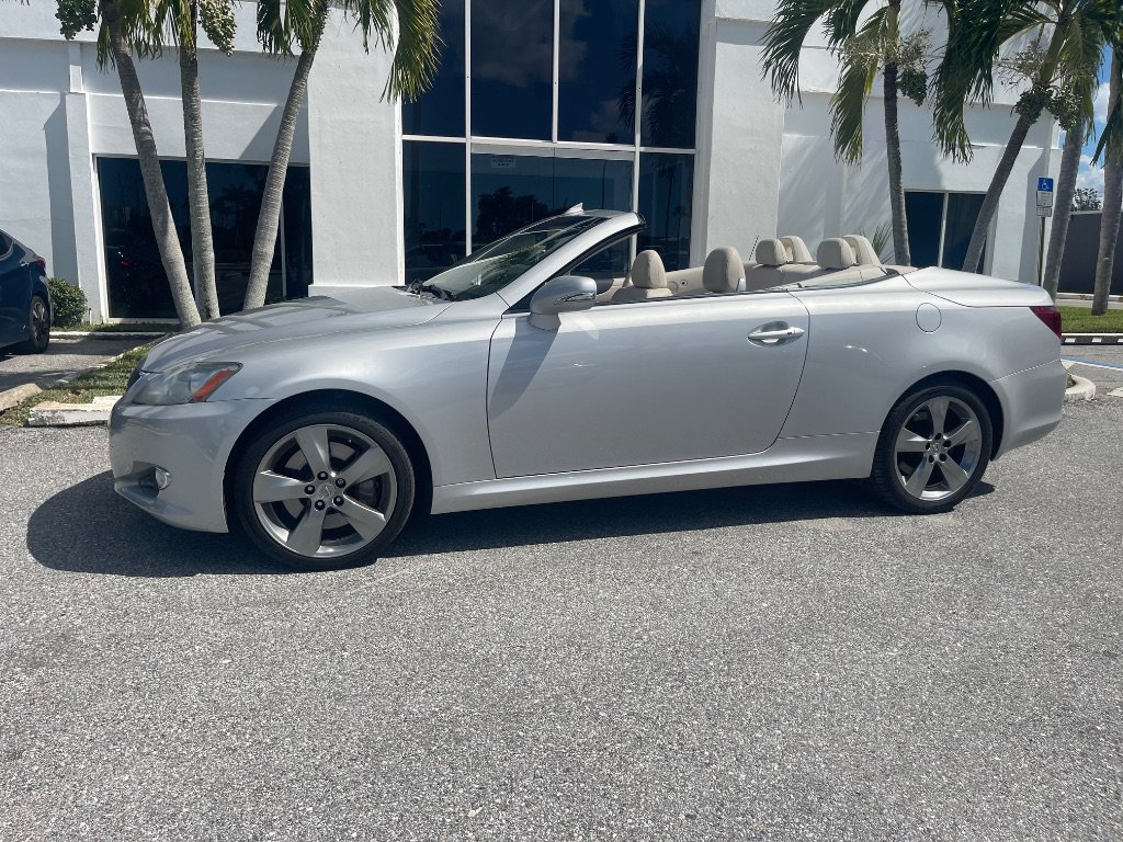Used 2010 Lexus IS 350C RWD image 3