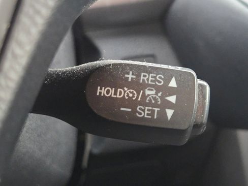 Used 2018 Toyota RAV4 LE w/ Carpet Mat Package AWD/4WD image 27
