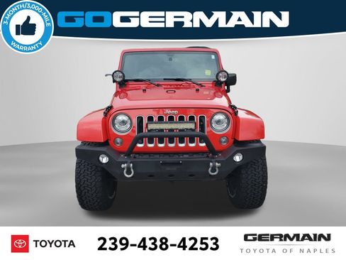 Used 2017 Jeep Wrangler Unlimited Sahara w/ Max Tow Package AWD/4WD image 2