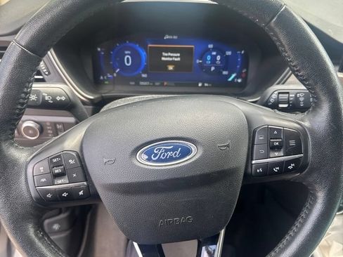Used 2020 Ford Escape Titanium AWD/4WD image 6