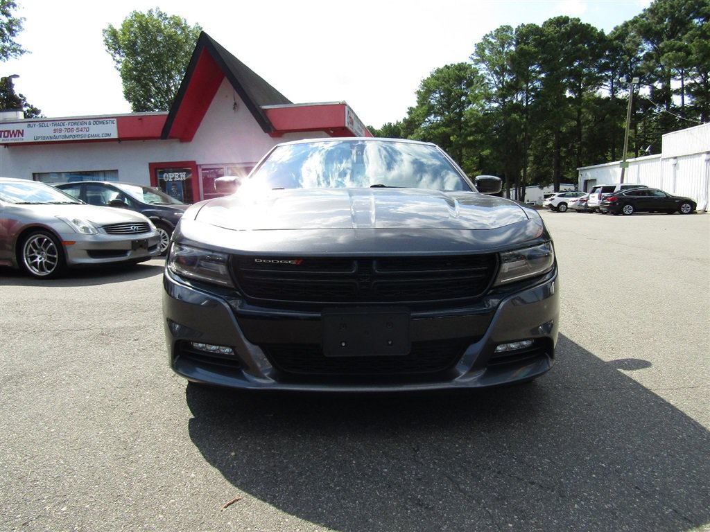 Used 2018 Dodge Charger SXT Plus w/ Blacktop Package RWD image 3