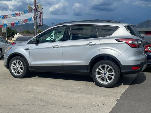 Used 2017 Ford Escape SE w/ SE Leather Comfort Package AWD/4WD image 8