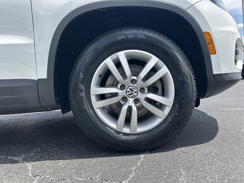 Used 2015 Volkswagen Tiguan SE FWD image 13