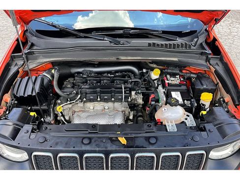 Used 2021 Jeep Renegade Latitude FWD image 52