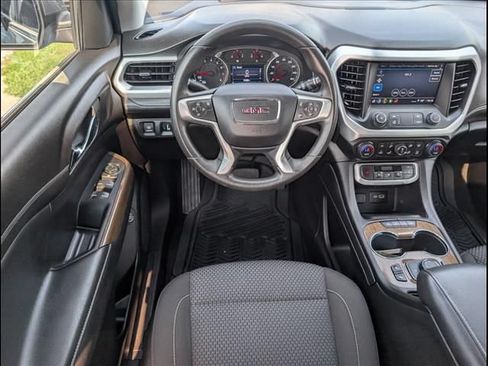 Used 2023 GMC Acadia SLE w/ Driver Convenience Package FWD image 8