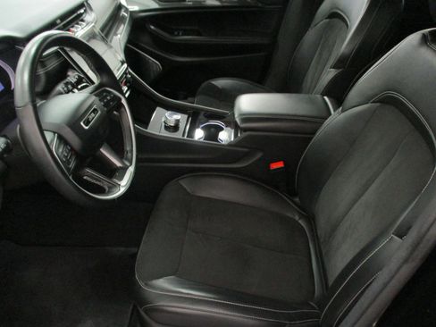 Used 2022 Jeep Grand Cherokee Altitude image 9