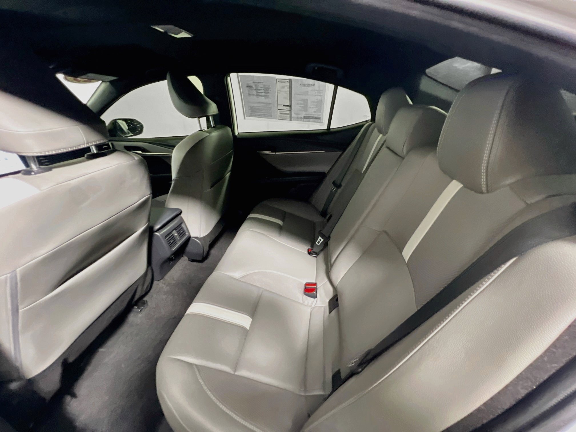 Used 2025 Toyota Camry SE w/ Convenience Package FWD image 22