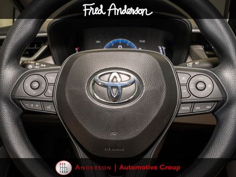Used 2026 Toyota Corolla LE w/ LE Premium Package FWD image 17